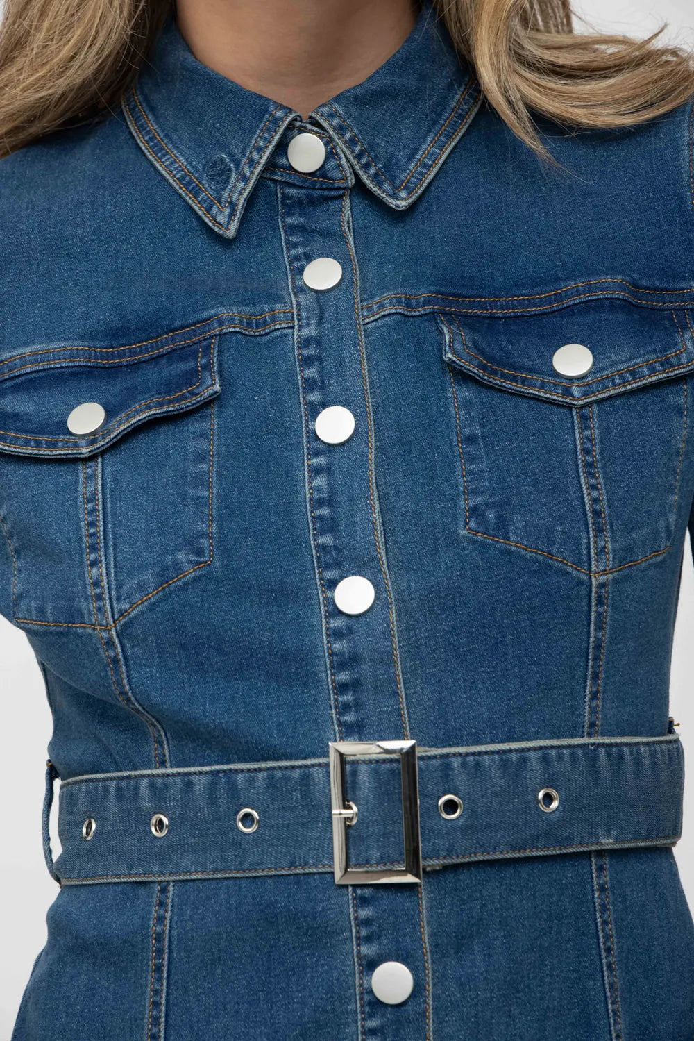 שמלת ג׳ינס צנועה באורך מקסי