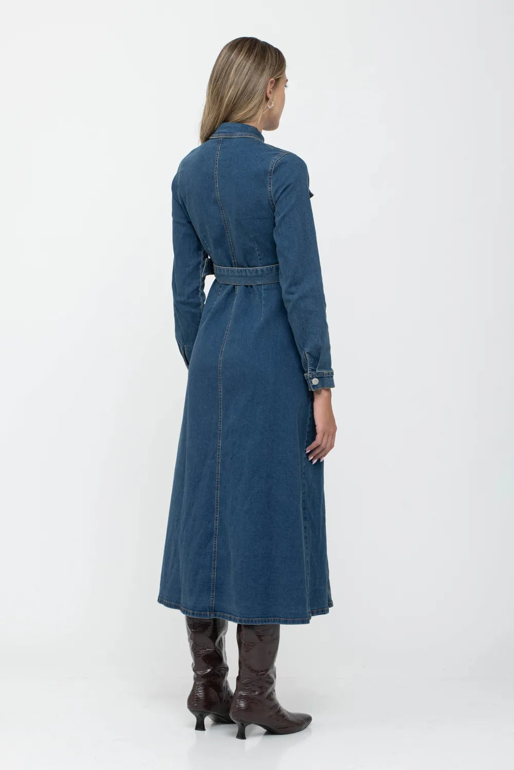 שמלת ג׳ינס צנועה באורך מקסי