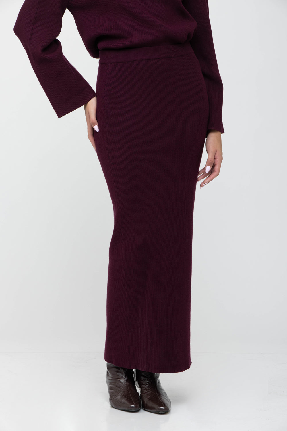 חצאית של סט סריג צנוע בצבע בורדו